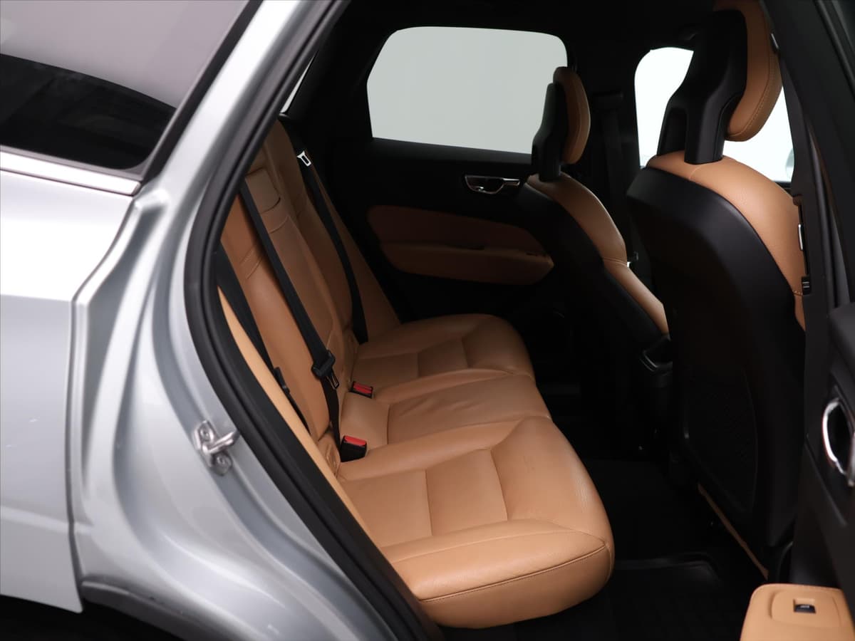 Volvo XC60 - Náhled 8