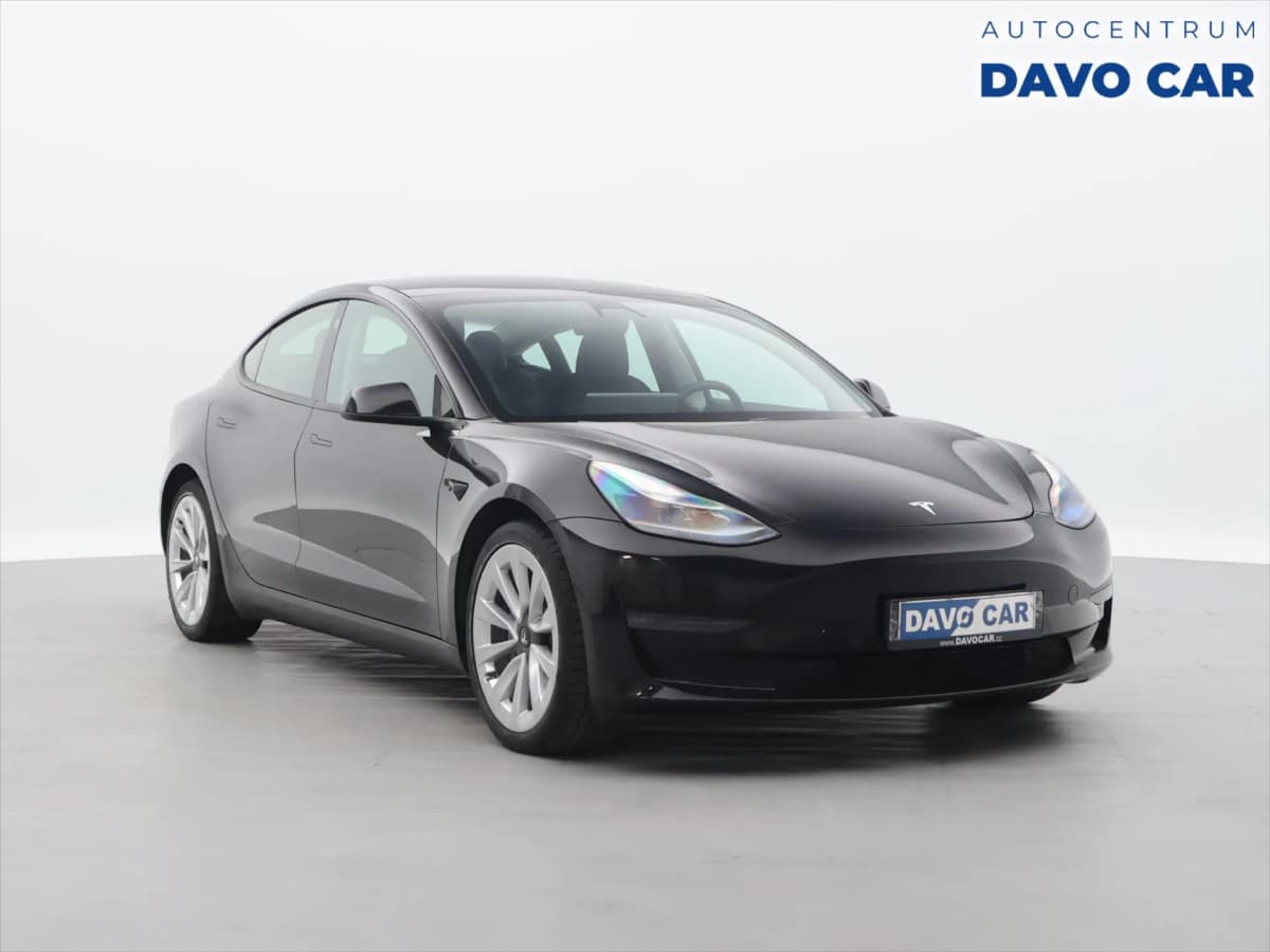 Tesla Model 3 - Obrázek 1