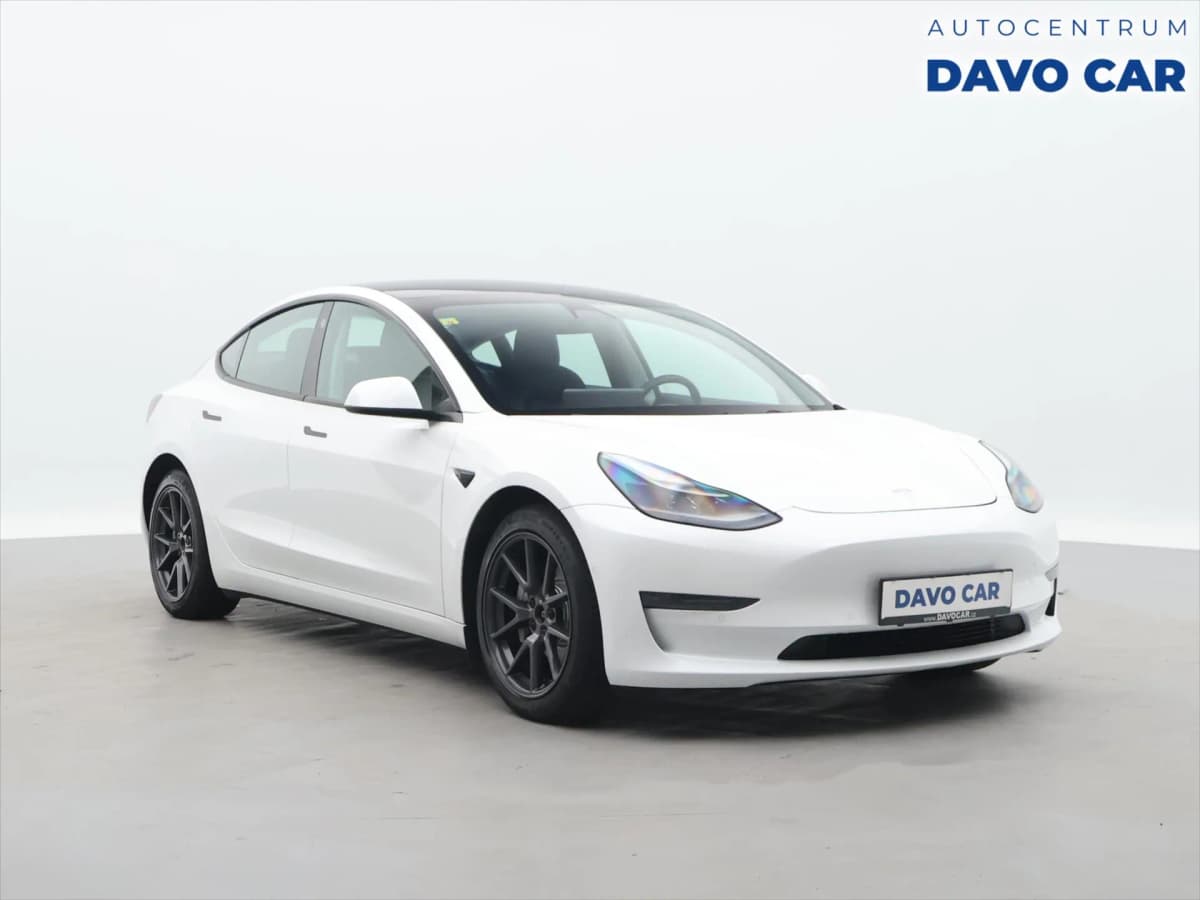 Tesla Model 3 - Obrázek 1