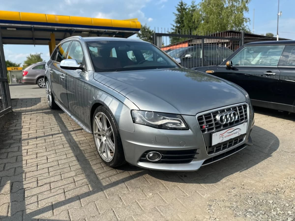 Audi S4 - Obrázek 1