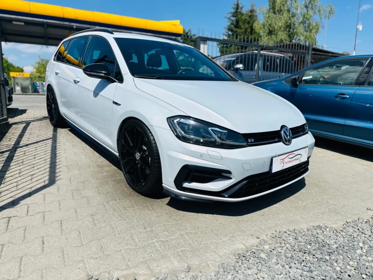Volkswagen Golf - Obrázek 1
